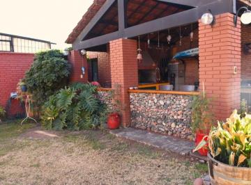 Casa de 7 ambientes, Dorrego · Casa en Venta en Coronel Dorrego Guaymallén
