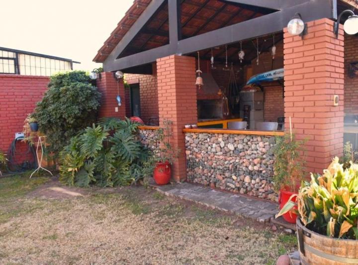 Casa · 273m² · 7 Ambientes · 1 Cochera