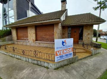 Casa · 100m² · 3 Ambientes · 1 Cochera · Venta Casa Cochera Patio Ituzaingo y Champagnat