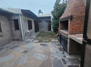 Casa · 140m² · 5 Ambientes · 2 Cocheras · Casa en Venta Barrio Quintanilla, Guaymallén