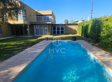 Casa · 290m² · 6 Ambientes · 2 Cocheras · Casa en Venta Vía Fontana Norte, Jesús Nazareno, Guaymallén