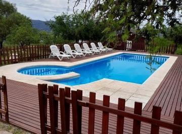 Casa · 60m² · 4 Ambientes · 1 Cochera · Cabañas en Alquiler Temporario