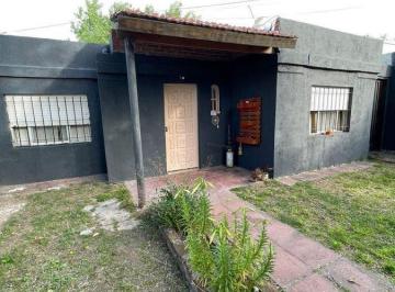 Casa · 110m² · 4 Ambientes · 1 Cochera · Gran Oportunidad Casa de 4 Ambientes con Parque