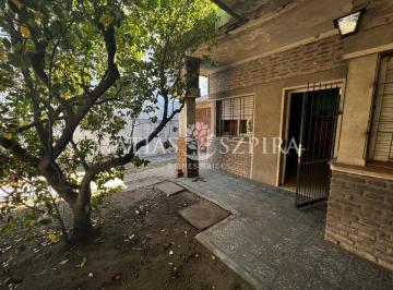 Casa · 132m² · 4 Ambientes · 3 Cocheras · Casa en Venta Ituzaigo