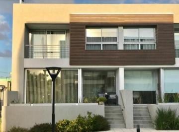Departamento · 120m² · 3 Ambientes · Condominio Las Fresias - Pontevedra 80