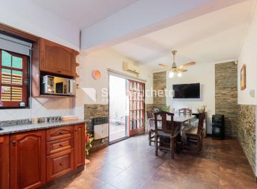 PH · 153m² · 4 Ambientes · Venta Triplex 5 Ambientes con Patio y Cochera en Castelar.
