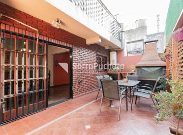 PH · 153m² · 4 Ambientes · Venta Triplex 5 Ambientes con Patio y Cochera en Castelar.