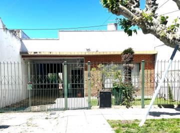 Casa · 130m² · 3 Ambientes · 3 Cocheras · Casa 3 Amb. Ramos Mejía