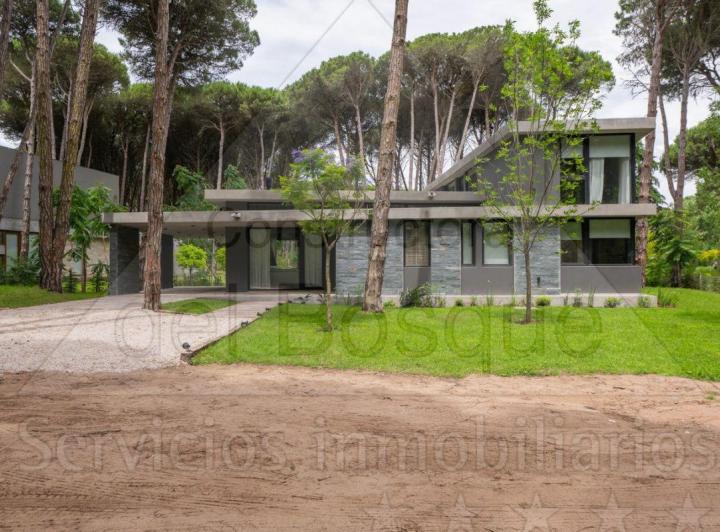 Casa · 392m² · 6 Ambientes