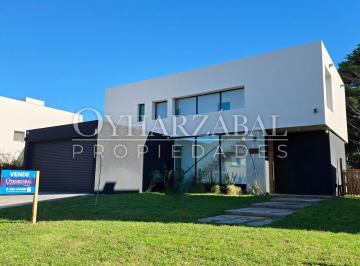Casa · 220m² · 5 Ambientes · 2 Cocheras · Casa - Pinamar Norte