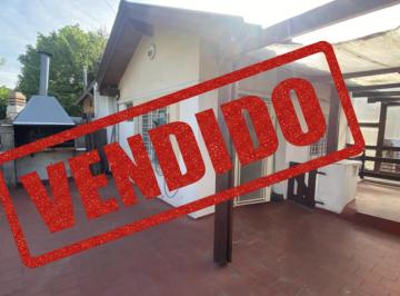 PH de 4 ambientes, Monte Castro · Tipo Casa 4 Ambientes Al Frente en 2 Plantas Terraza Quincho y Parrilla. Espacio Aéreo Propio.