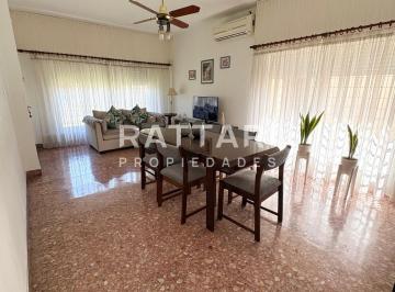 Casa de 4 ambientes, La Matanza · Venta Casa de Lote Propio de 4 Ambientes con Parque y Cochera Villa Luzuriaga.