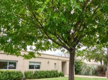 Casa · 175m² · 5 Ambientes · 2 Cocheras · Casa en Venta Barrio Haras Santa María Escobar Lote Interno