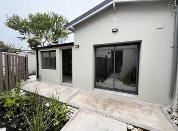 PH · 47m² · 2 Ambientes · PH 2 Amb. Moderno con Patio, Sin Expensas y Detalles de Categoria en La Perla.