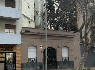 Casa · 100m² · 5 Ambientes · 1 Cochera · Casa - La Plata