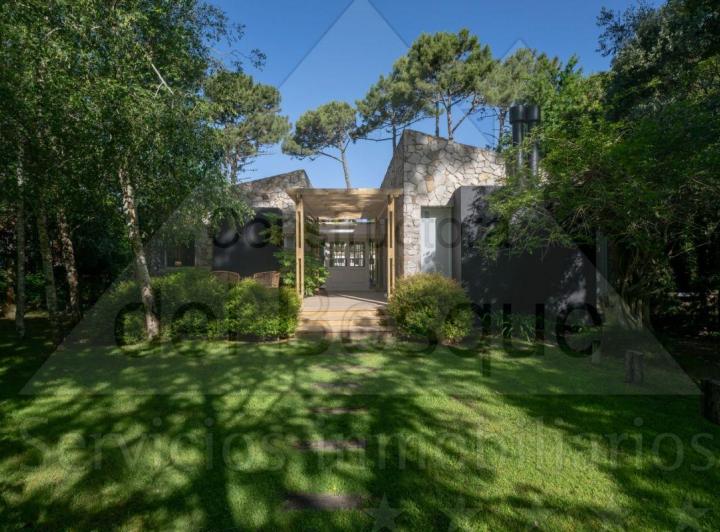 Casa · 217m² · 5 Ambientes