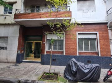 Departamento de 4 ambientes, Monserrat · Departamento 4 Ambientes Pb Frente con Patio, Baño y Toilette