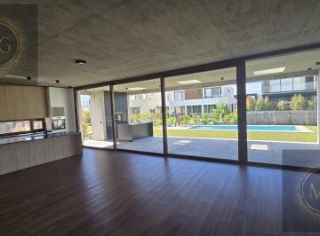 Casa · 275m² · 5 Ambientes · 2 Cocheras · Casa en Venta en Carpinchos, 4 Dorm., Nordelta