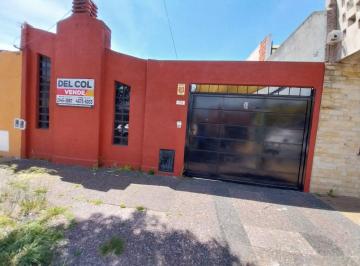 Casa · 105m² · 3 Ambientes · 1 Cochera · Casa 3 Amb Sobre Lote de 8.66 X 26