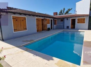 Casa · 270m² · 6 Ambientes · 1 Cochera · Casa en Centro de Lujan