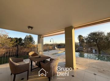 Casa · 760m² · 8 Ambientes · 4 Cocheras · Casa de Categoría 5 Dorm. 760 M²cub con Vistas a Las Sierras en Venta en La Serena, Mendiolaza