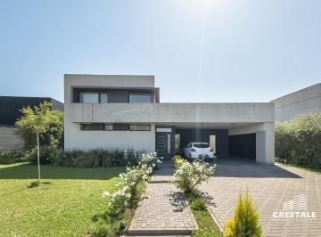 Casa · 182m² · 5 Ambientes · 2 Cocheras · Venta Casa 4 Dorm. San Sebastián Barrio Privado Funes