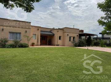 Casa · 186m² · 4 Ambientes · 5 Cocheras · Casa en Venta 4 Ambientes en Country Terravista, General Rodriguez