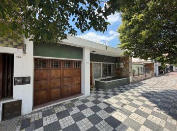 Casa de 3 ambientes, Córdoba · Casa Sobre Av Pueyrredón 3 Dorm - Lote Apto Desarrollo Pb + 7 Pisos - Retasada