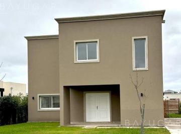 Casa · 159m² · 4 Ambientes · Venta Casa - Barrio Santa Lucía, Pilar del Este, Pilar