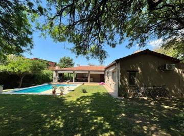 Casa de 8 ambientes, Mendiolaza · Country Cuatro Hojas. Mendiolaza. Casa en Venta 3 Dorm., Piscina y Patio! Gran Oportunidad!