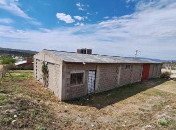 Bodega-Galpón · 227m² · 2 Ambientes · Depósito en Venta Tanti