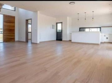 Casa · 159m² · 5 Ambientes · Casa en Venta en Araucarias, Puertos, Escobar