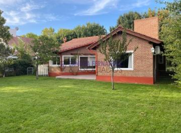 Casa · 153m² · 4 Ambientes · 1 Cochera · Neuquen. Venta Casa 2 Dorm. (Suite) en Una Sola Planta. Barrio Rincon Club de Campo