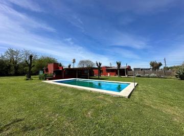 Quinta vacacional · 243m² · 4 Ambientes · 2 Cocheras · Casa Quinta y Galpon en Venta