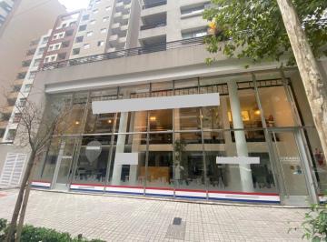 Local comercial · 380m² · Moderno Local de Doble Altura a Calle