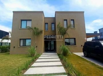 Casa · 220m² · 6 Ambientes · 4 Cocheras · Casa Divina en Venta en Barrio Cerrado Lagos de Canning