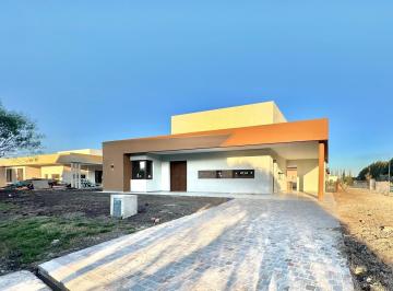 Casa · 233m² · 5 Ambientes · 2 Cocheras · Casa en Canning Fincas del Alba 1 a Estrenar
