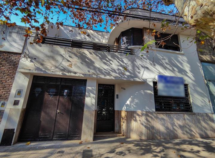 Casa · 230m² · 6 Ambientes · 1 Cochera