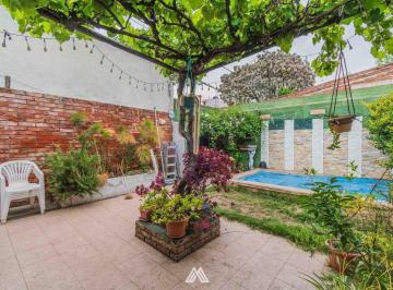 Casa · 133m² · 5 Ambientes · 1 Cochera · Venta Casa 3 Dorm La Blanqueada Piscina Garaje
