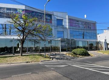 Oficina comercial · 1100m² · 32 Cocheras · Edificio Sobre Panamericana 1100 m²