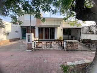 Casa · 256m² · 3 Ambientes · Ideal Para Desarrollistas