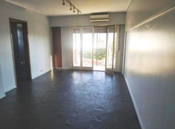 Departamento en Venta de 4 ambientes  · 4 Amb Frente Balcon Sobre Warnes Entre Malabia y Acevedo Cochera