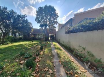 Casa · 105m² · 3 Dormitorios · 10 Cocheras · Casa en Barrio Ingles con Gran Lote