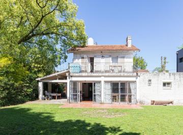 Casa de 1 ambiente, Malvinas Argentinas · Casa en Cuba a Pasos del Club, con Jardín y Espacios Cómodos