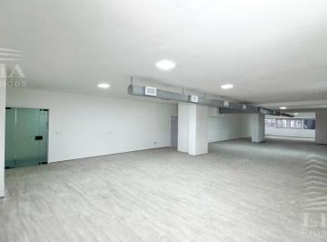 Oficina comercial · 200m² · 1 Ambiente · 2 Cocheras · Oficina en Centro de Rosario