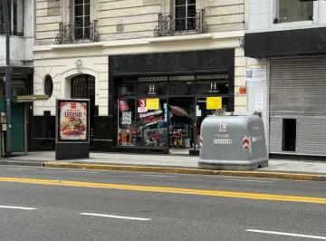 Local comercial · 200m² · Excelente Local Comercial en Av Santa Fe y Uruguay