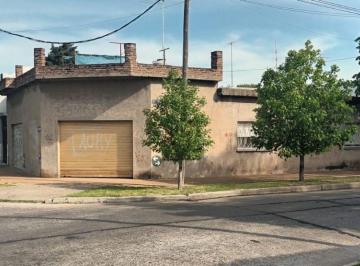 Casa de 3 ambientes, Avellaneda · Casa con 110 m² en Venta en Wilde, 2 Habitaciones