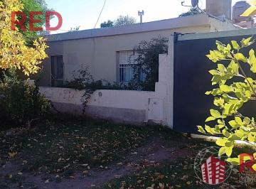 Casa · 84m² · 7 Ambientes · 1 Cochera · Vende Casa en Senillosa