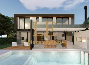 Casa · 285m² · 4 Ambientes · 5 Cocheras · Venta de Casa en Pozo en El Naudir
