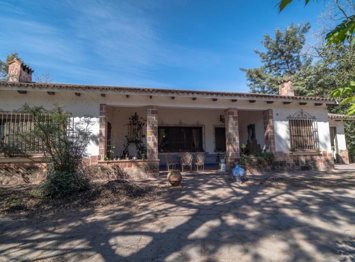 Casa · 10m² · 1 Ambiente · 2 Cocheras